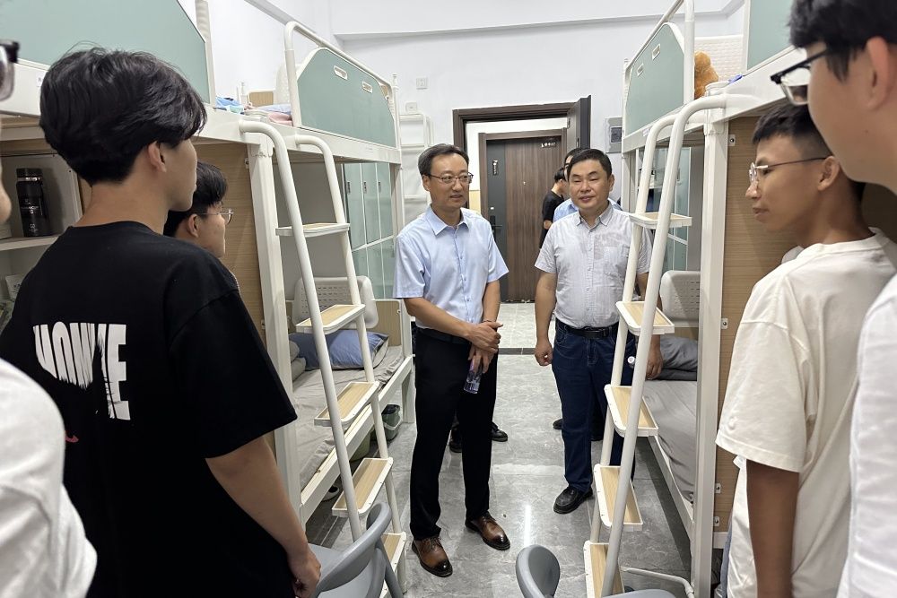 走访教育2_副本.jpg